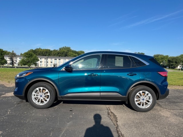 Used 2020 Ford Escape SE with VIN 1FMCU9G69LUB05368 for sale in Sauk Centre, MN