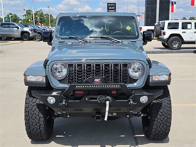 2024 Jeep Gladiator Sport photo 2