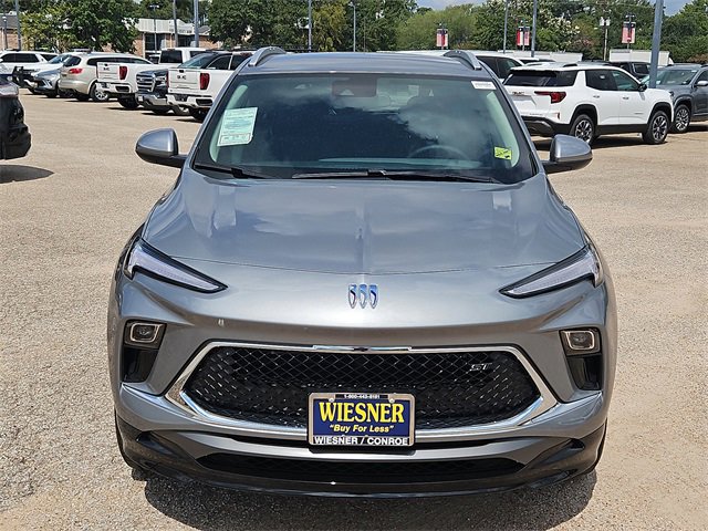2026 Buick Encore GX Sport Touring photo 2
