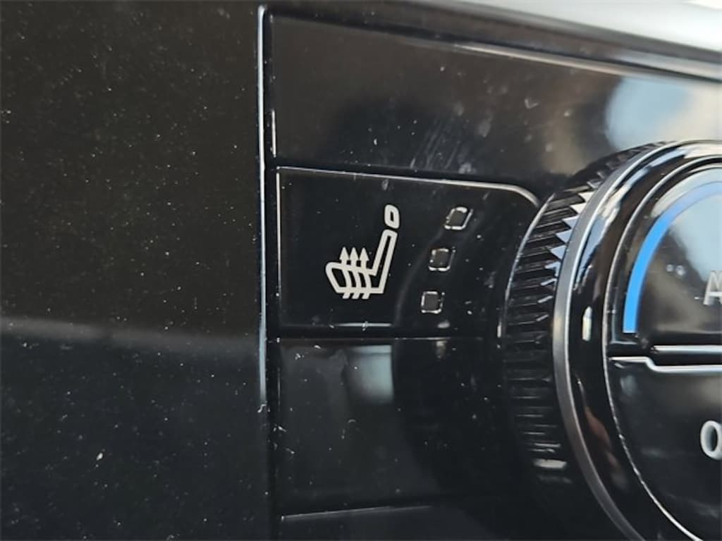 Used 2025 Nissan Pathfinder SV