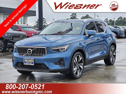 2023 Volvo XC40 Plus Bright Theme