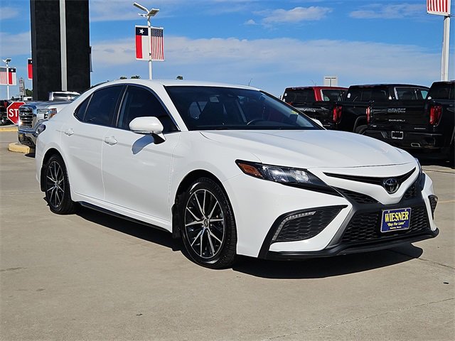 2024 Toyota Camry SE photo 3