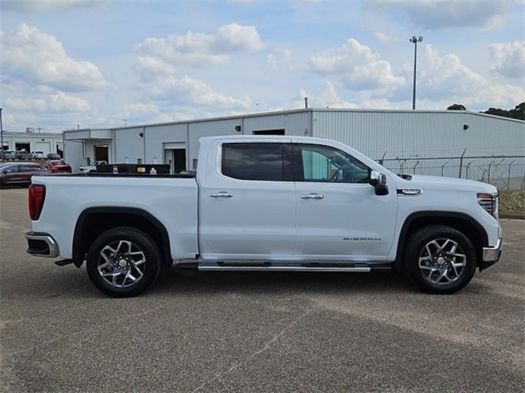 New 2026 GMC Sierra 1500 SLT Truck