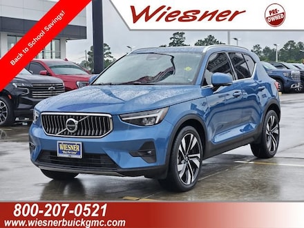 2023 Volvo XC40 Plus Bright Theme