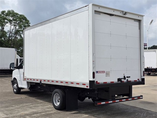 2024 Gmc Savana Cutaway 3500 photo 4