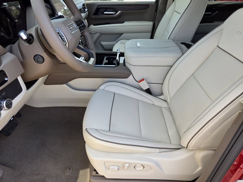 2026 GMC Yukon XL Denali - Photo 10
