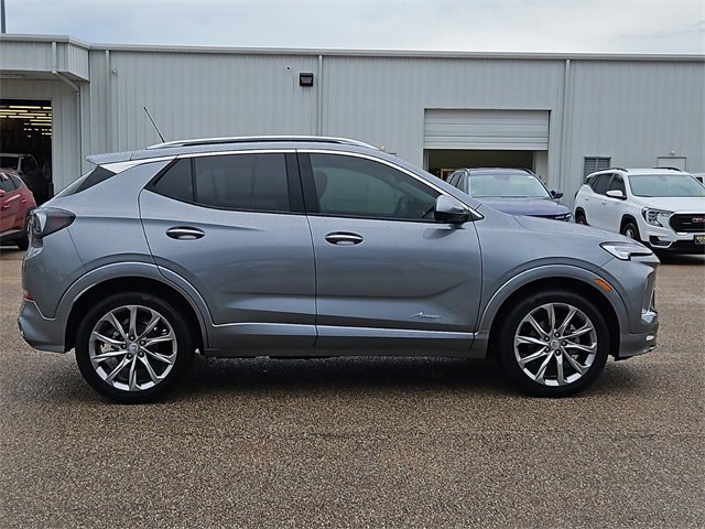 2025 Buick Encore GX Avenir photo 3