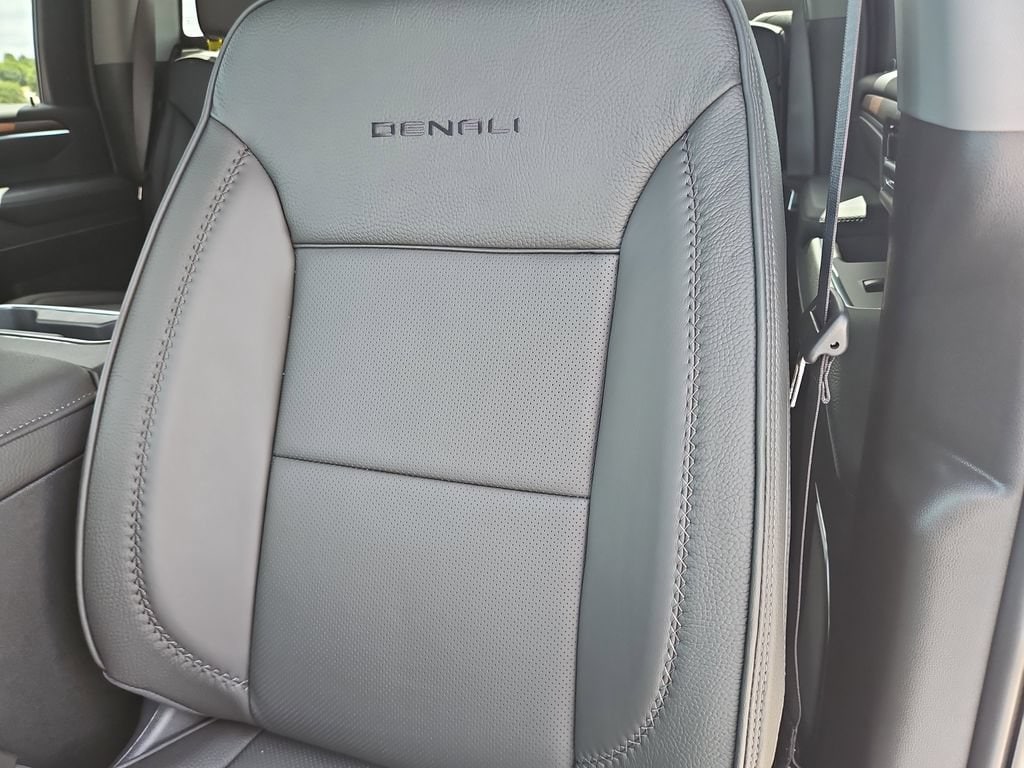 2026 GMC Sierra 2500HD Denali - Photo 12