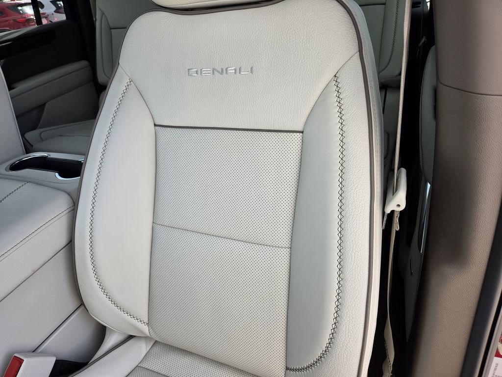 2026 GMC Yukon XL Denali - Photo 12