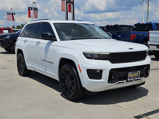 2022 Jeep Grand Cherokee Overland photo 2