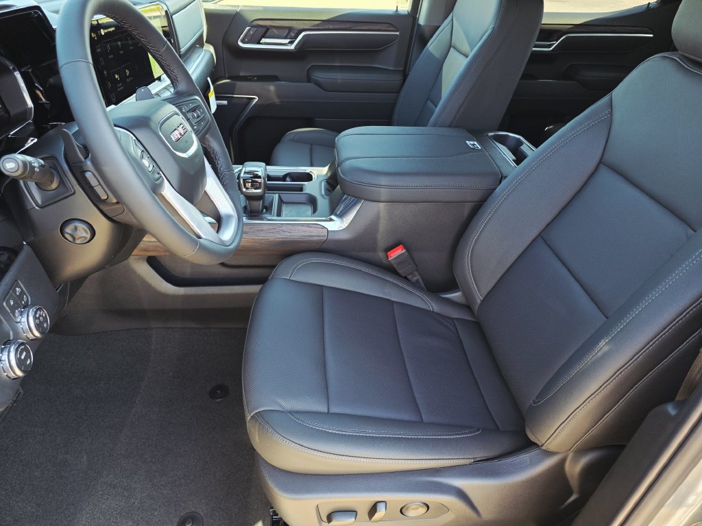 2026 GMC Sierra 1500 SLT - Photo 8