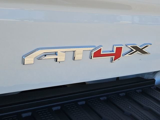 2026 GMC Sierra 1500 AT4X - Photo 8