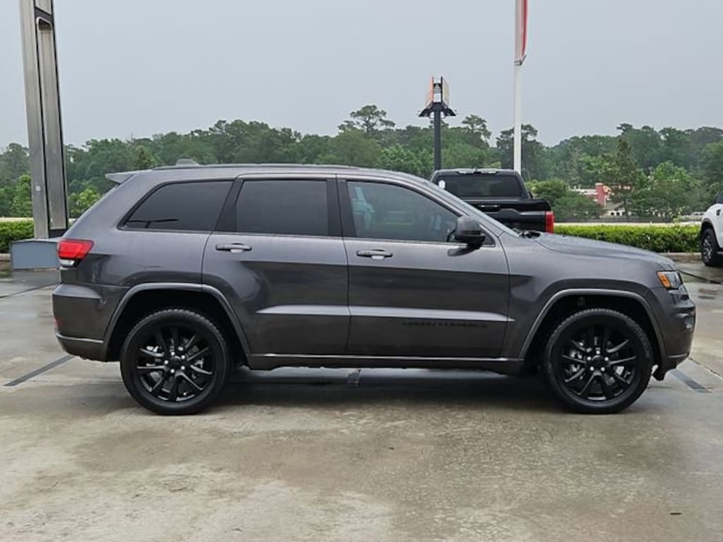 Used 2018 Jeep Grand Cherokee Altitude