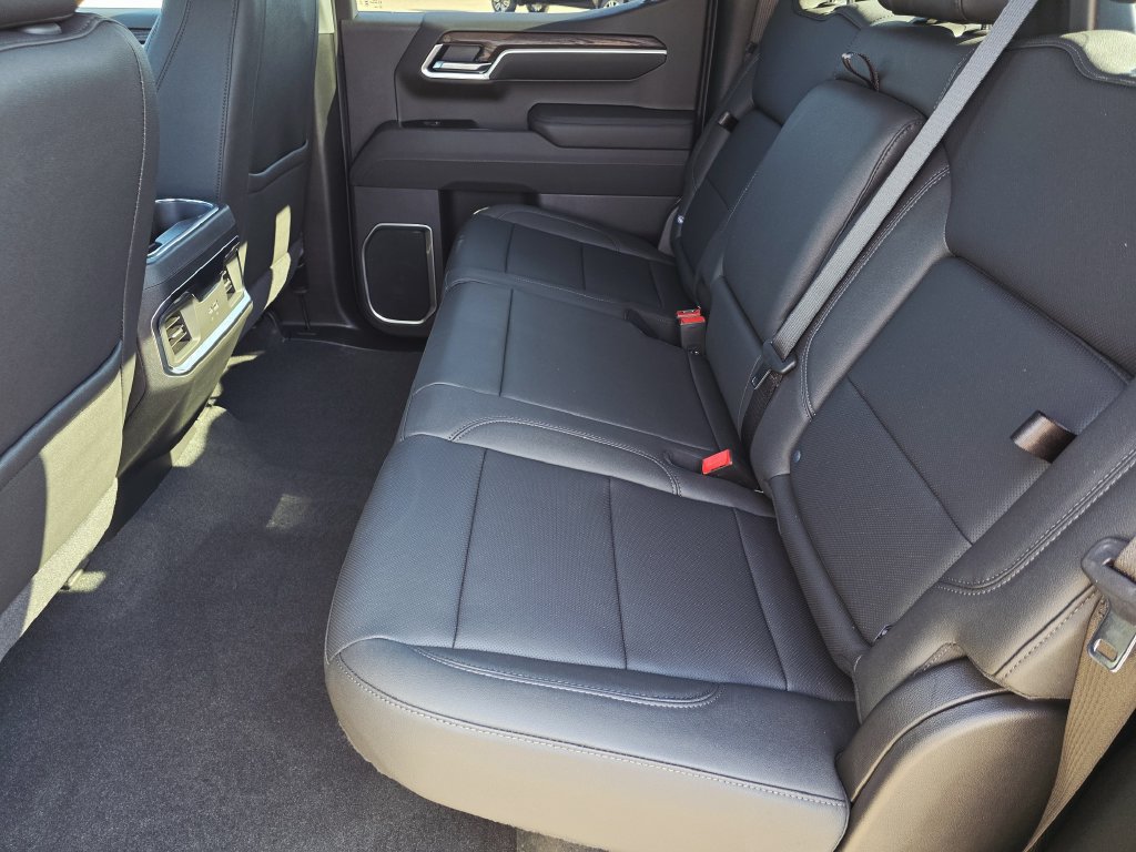 2026 GMC Sierra 1500 SLT - Photo 11