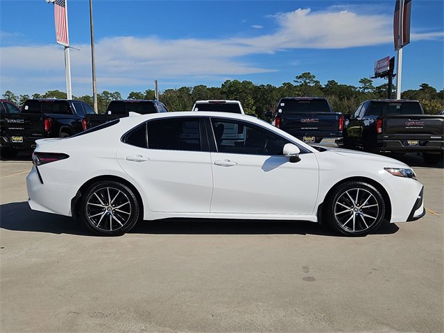 2024 Toyota Camry SE photo 4