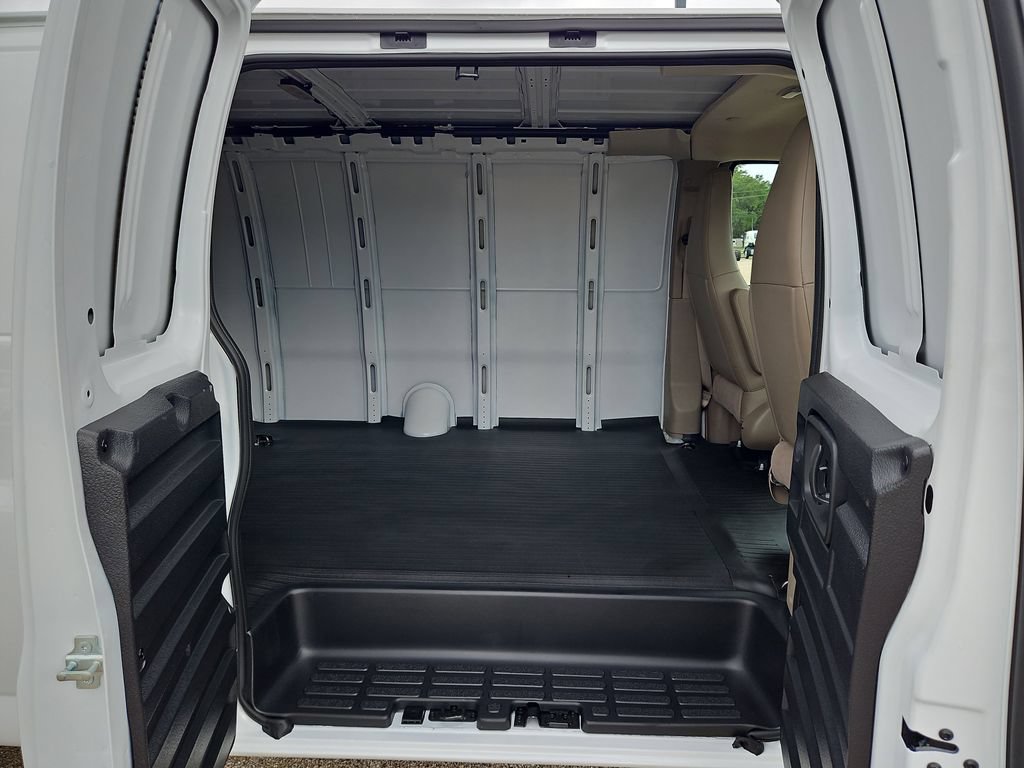 2026 GMC Savana Cargo Work Van - Photo 12