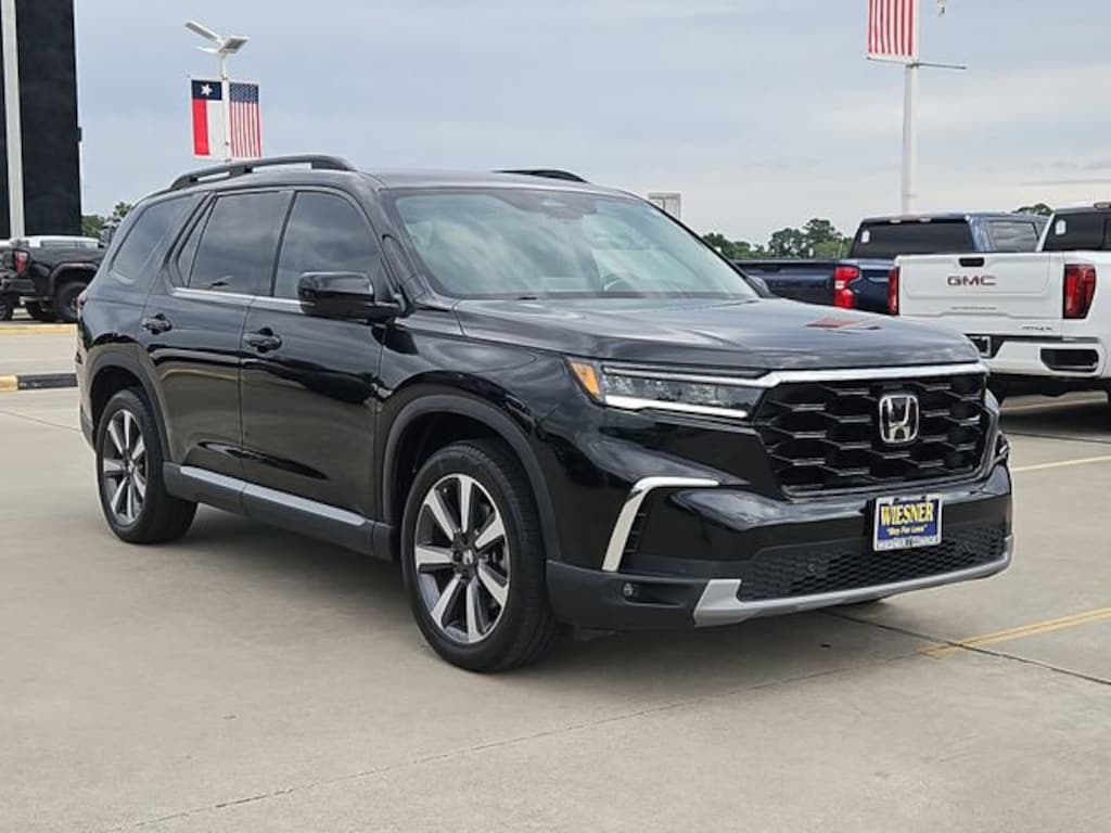 Used 2025 Honda Pilot Touring