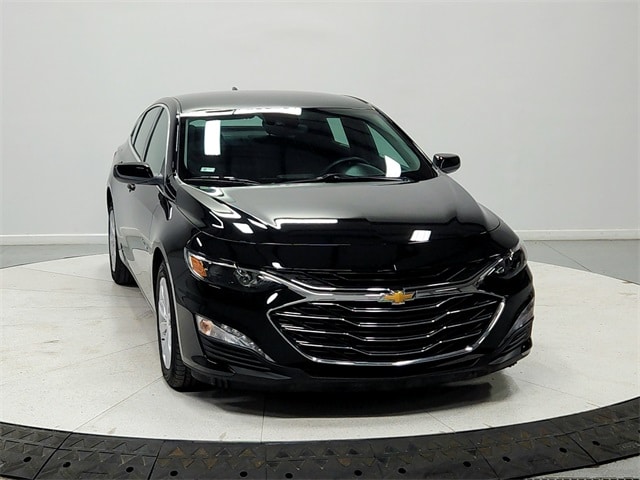 Used 2025 Chevrolet Malibu 1LT with VIN 1G1ZD5ST2SF143217 for sale in Savannah, TN