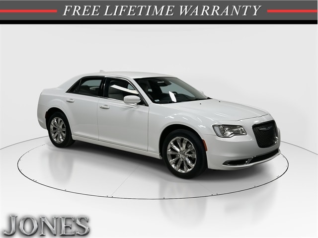 2023 Chrysler 300 Touring