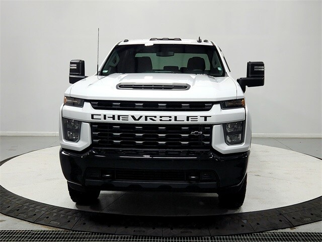 2022 Chevrolet Silverado 2500HD Custom photo 2