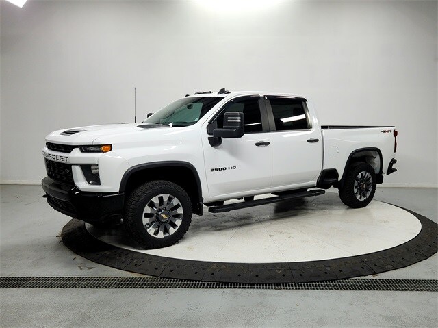 2022 Chevrolet Silverado 2500HD Custom photo 3