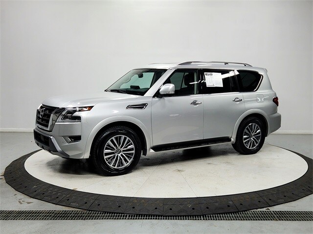 2023 Nissan Armada SL photo 3