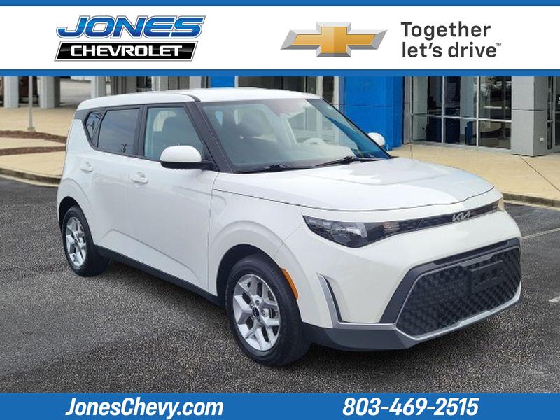 2024 Kia Soul LX's photo