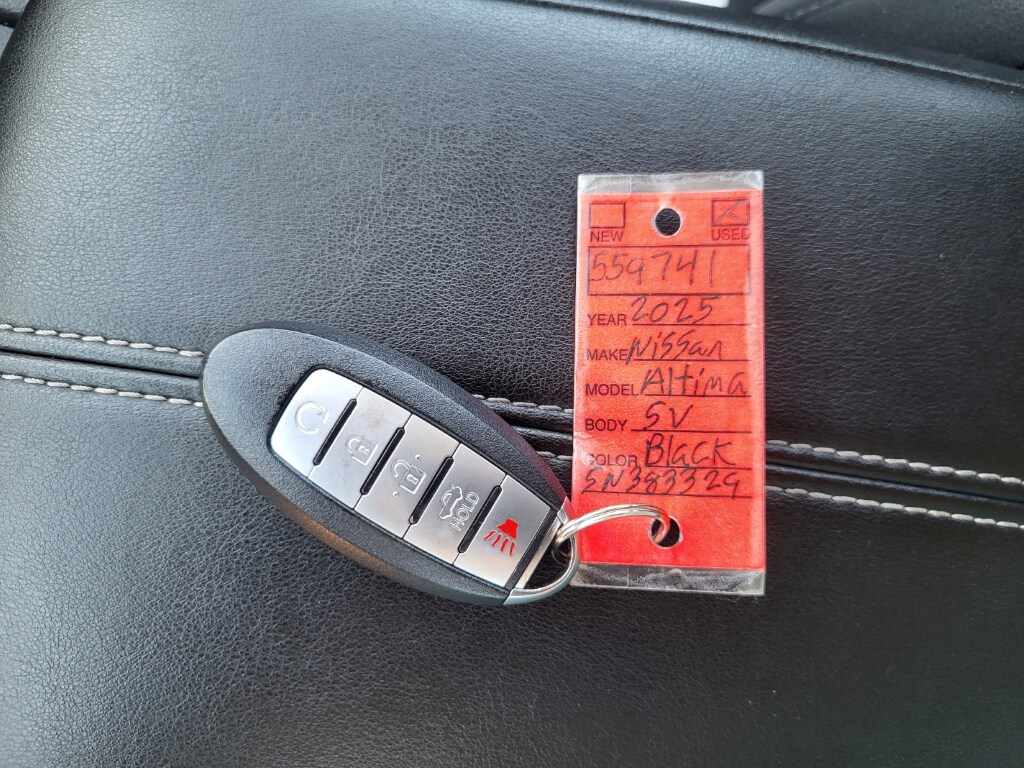 2025 Nissan Altima SV - Photo 26