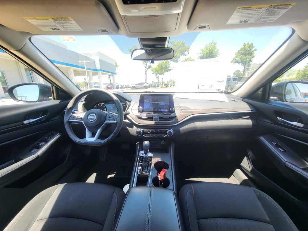 2025 Nissan Altima SV - Photo 15