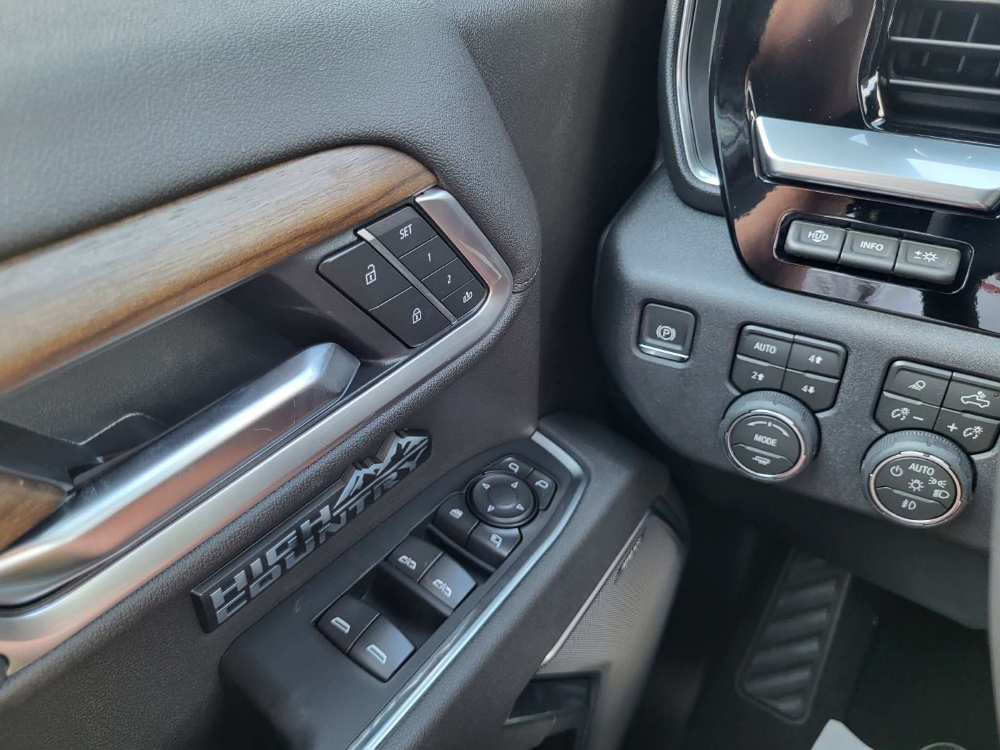 2026 Chevrolet Silverado 1500 High Country - Photo 24