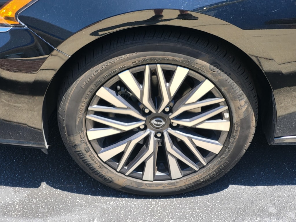 2025 Nissan Altima SV - Photo 9