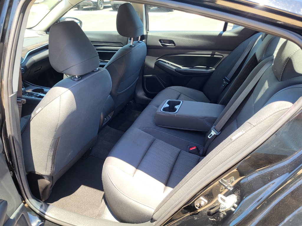 2025 Nissan Altima SV - Photo 14