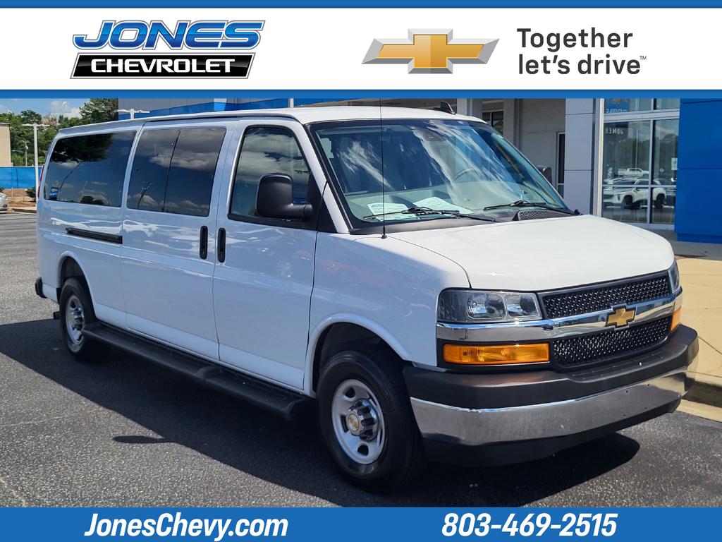 2025 Chevrolet Express 3500 LT Extended's photo