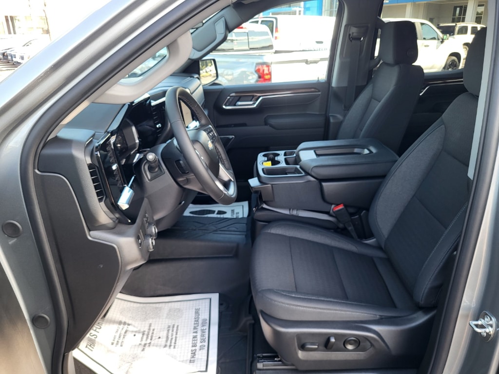 2026 Chevrolet Silverado 1500 LT - Photo 10