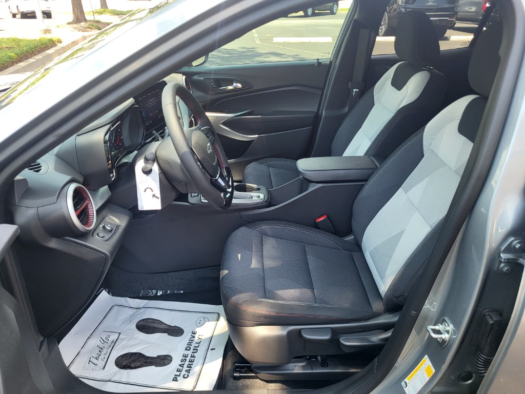 2026 Chevrolet Trax RS - Photo 11