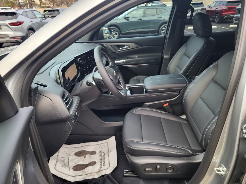2026 Chevrolet Traverse LT - Photo 13