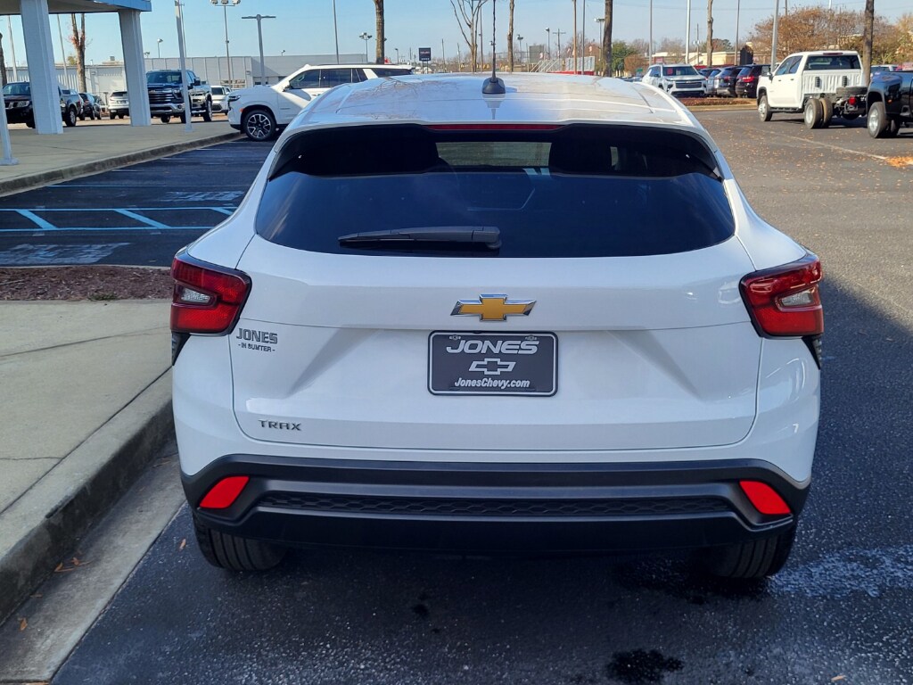Used 2025 Chevrolet Trax LS SUV
