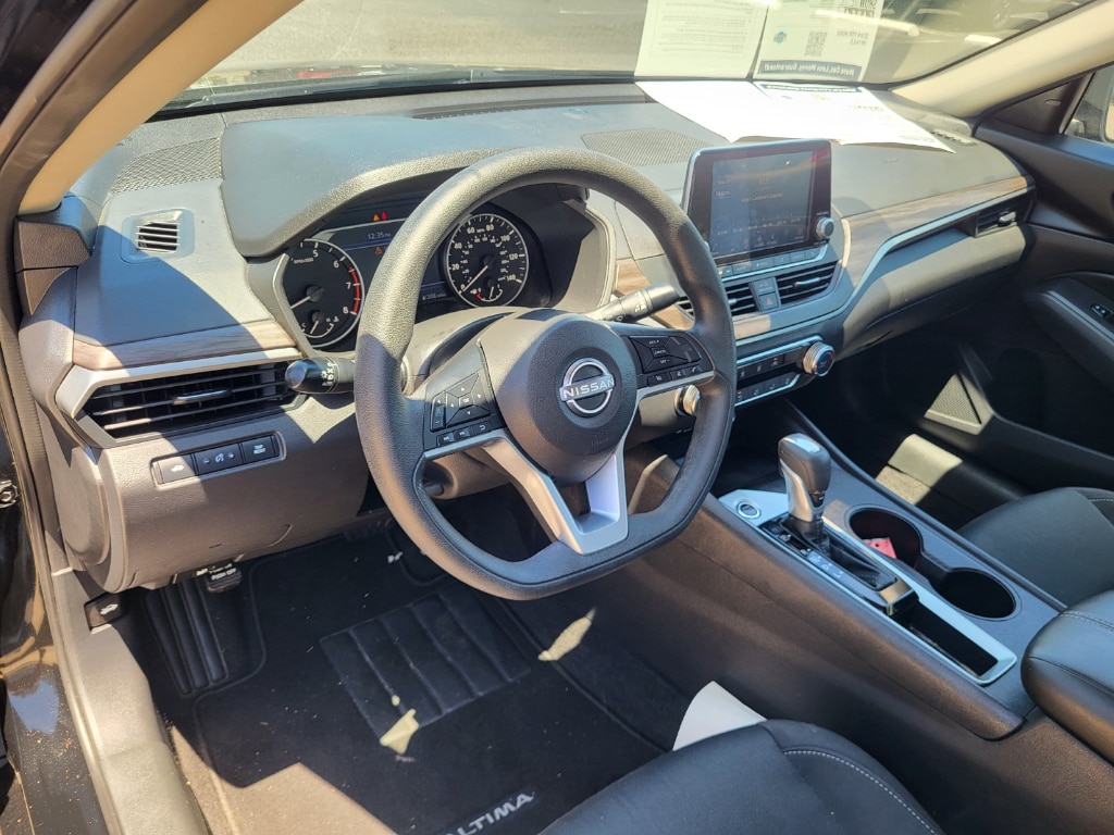 2025 Nissan Altima SV - Photo 11