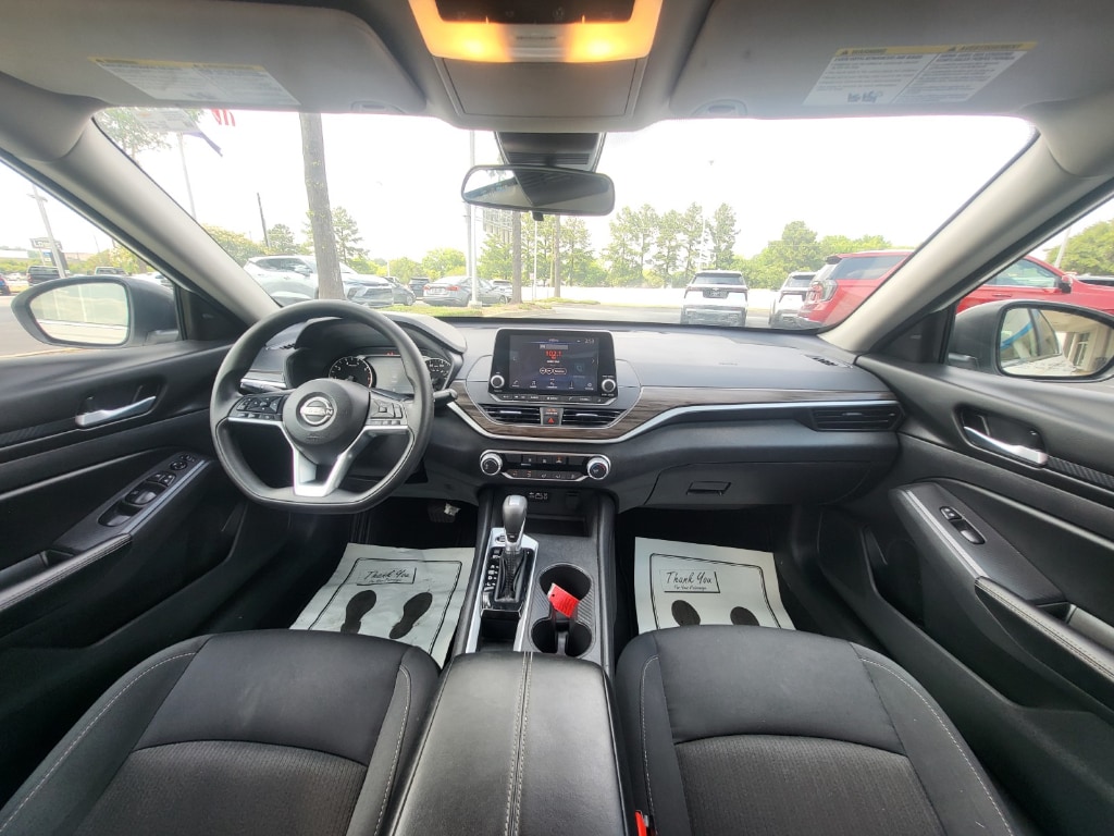 2025 Nissan Altima SV - Photo 15