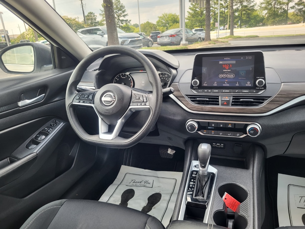 2025 Nissan Altima SV - Photo 16