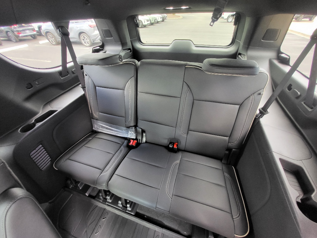 2026 Chevrolet Suburban Premier - Photo 17