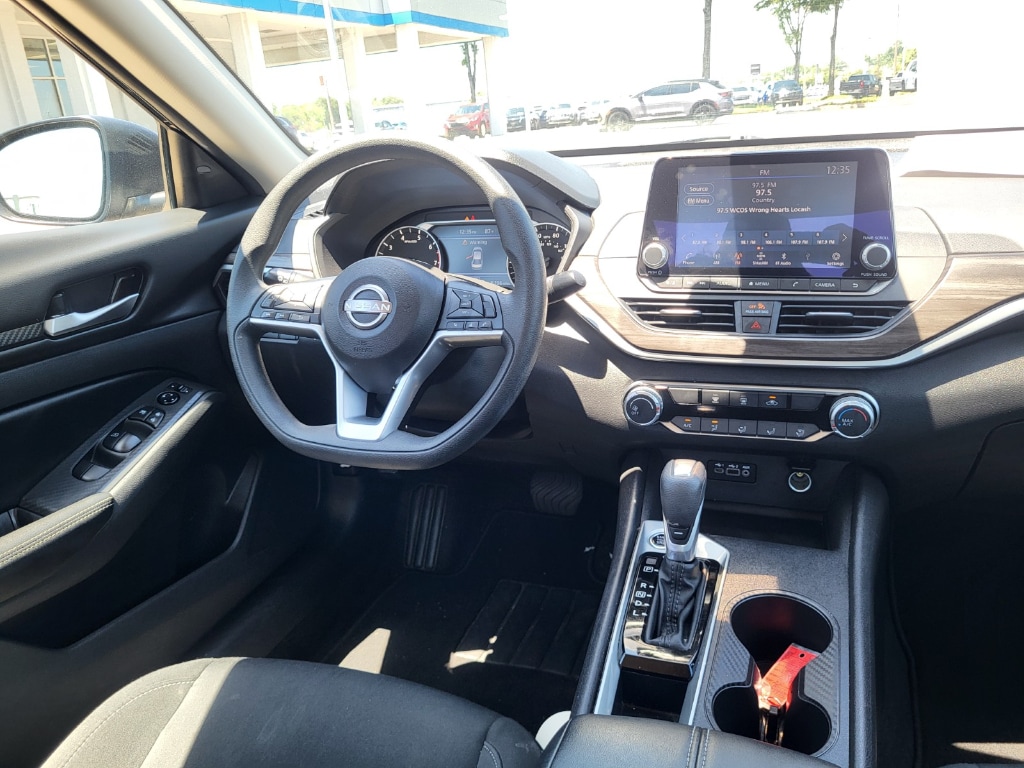 2025 Nissan Altima SV - Photo 16