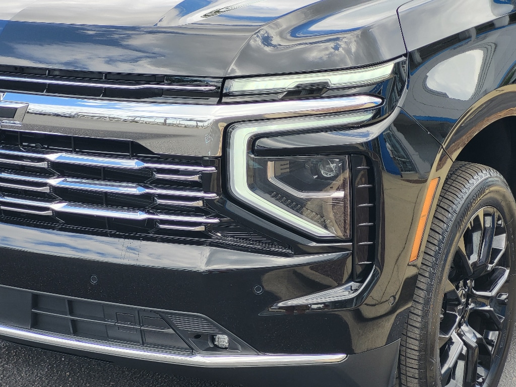 2026 Chevrolet Suburban Premier - Photo 8
