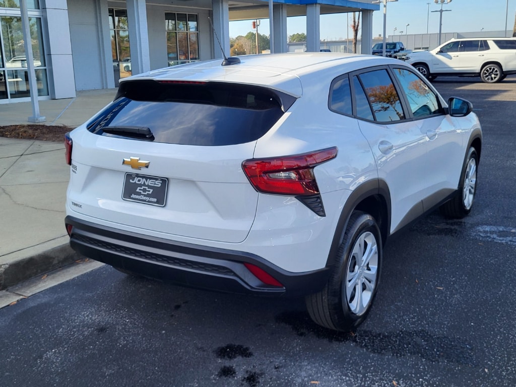 Used 2025 Chevrolet Trax LS SUV