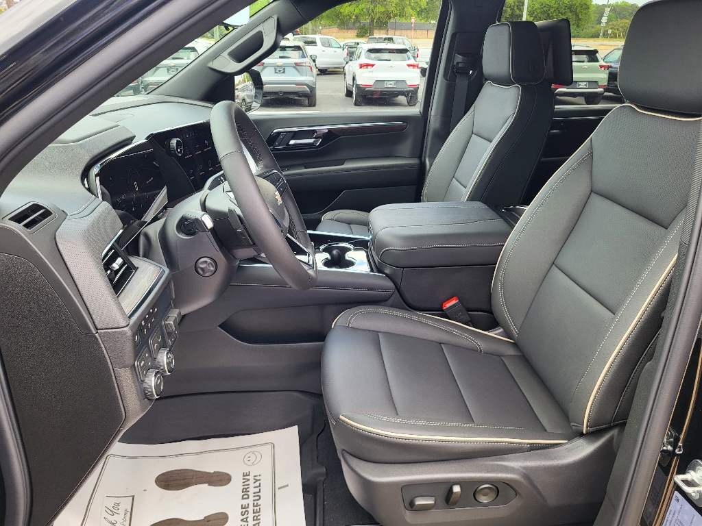 2026 Chevrolet Suburban Premier - Photo 12