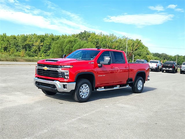 2025 Chevrolet Silverado 2500HD LT photo 3