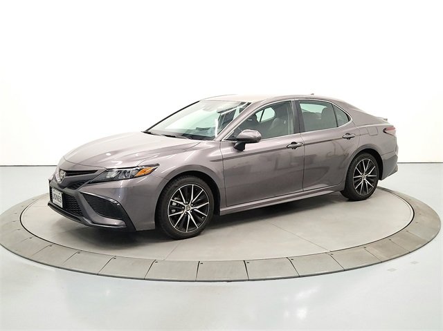 2024 Toyota Camry SE photo 3
