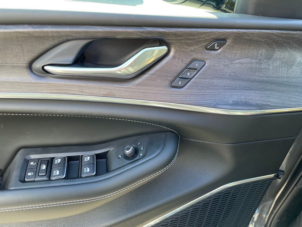 2025 Jeep Grand Cherokee L Overland - Photo 10