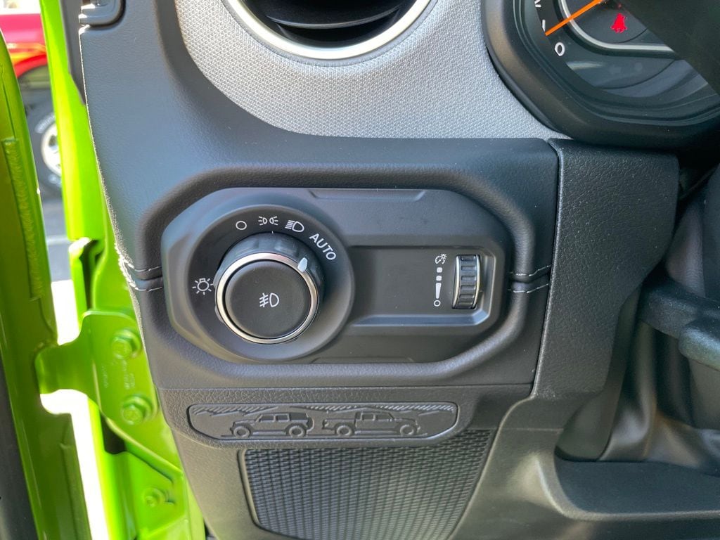 2026 Jeep Wrangler 4-Door Sahara - Photo 21
