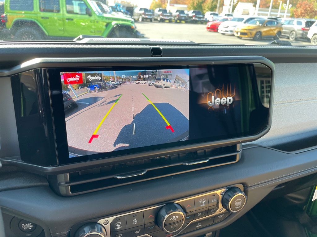 2026 Jeep Wrangler 4-Door Sahara - Photo 18